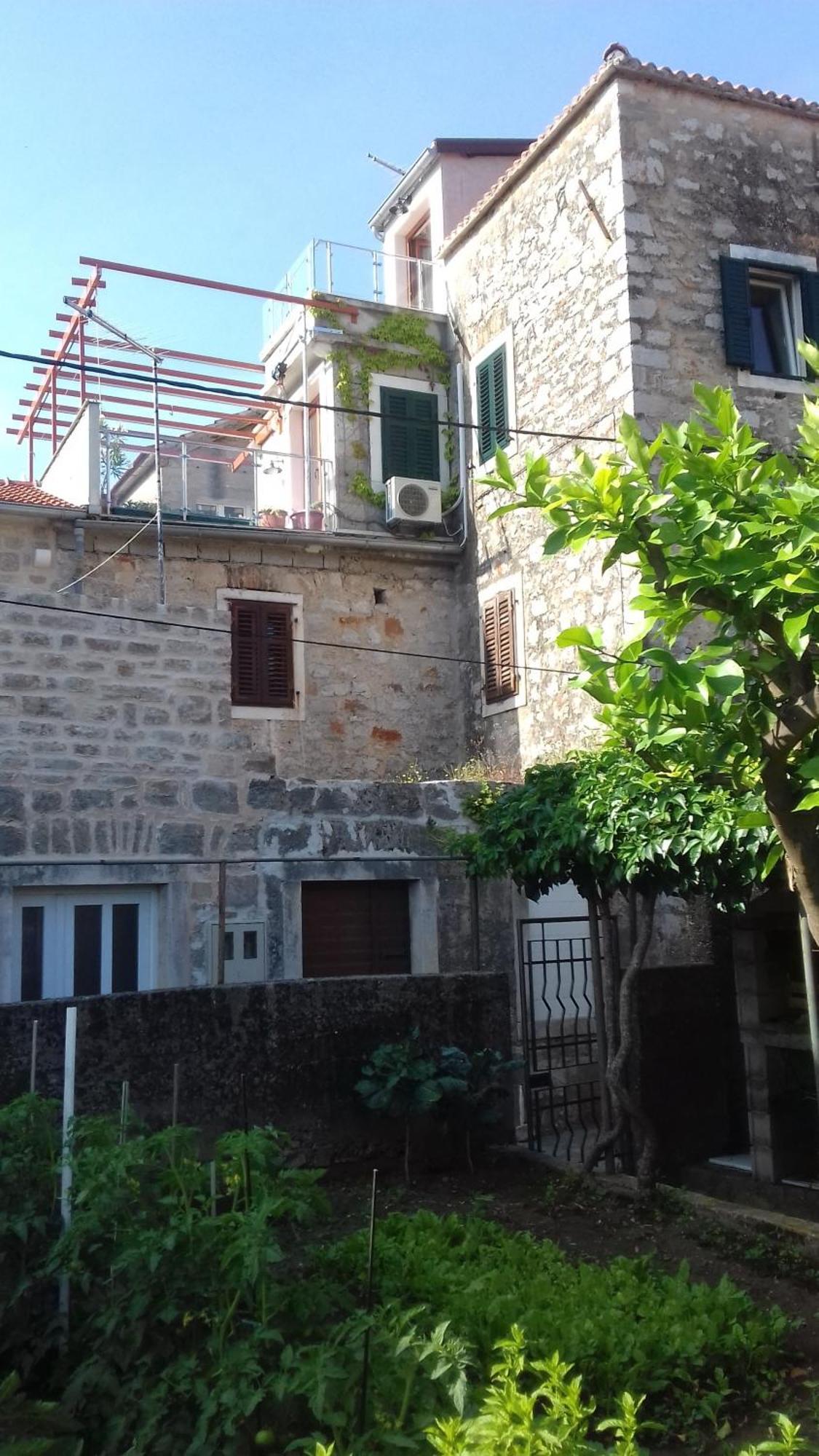 Apartment Gliha Jelsa  Bilik gambar